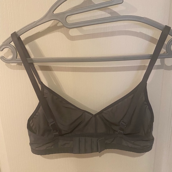 Negative sieve bra size 2 color gray, great condition - Picture 3 of 3